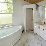 Σπίτι διακοπών Three-bedroom In Glesborg