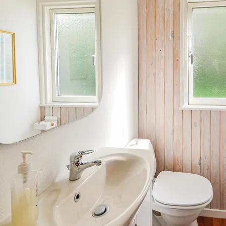 Three-bedroom In Glesborg