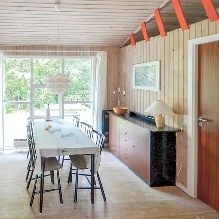Дом отдыха Stunning Home In Glesborg With Sauna Glesborg