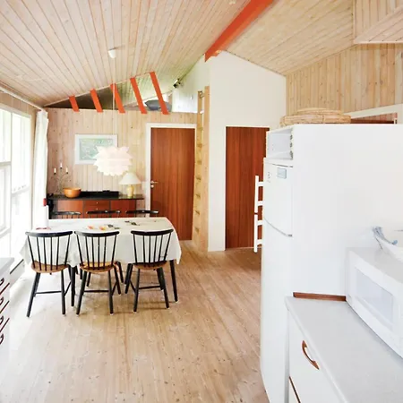 Three-bedroom In * Glesborg